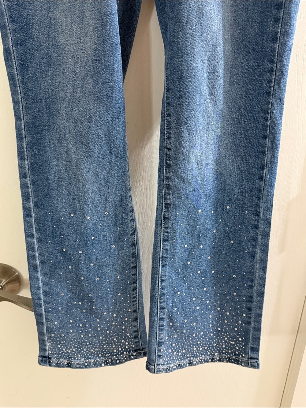 New Max Jeans with Rhinestone - Picture 5 of 6